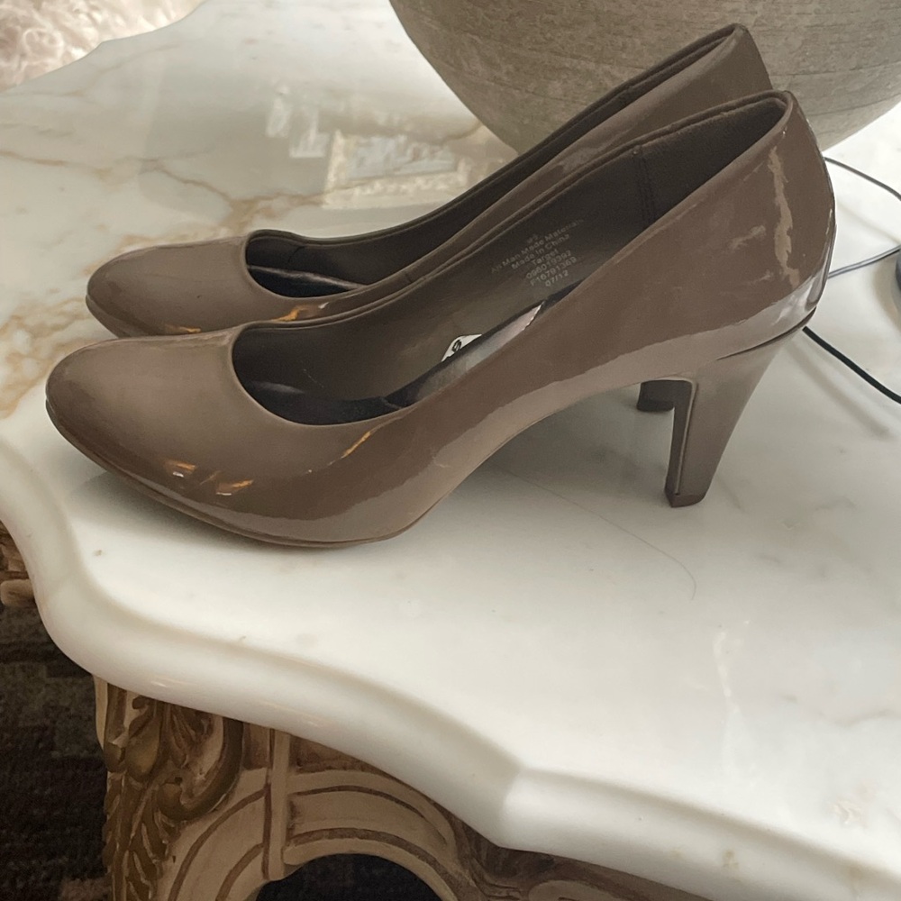 Elegant taupe Women's Heels